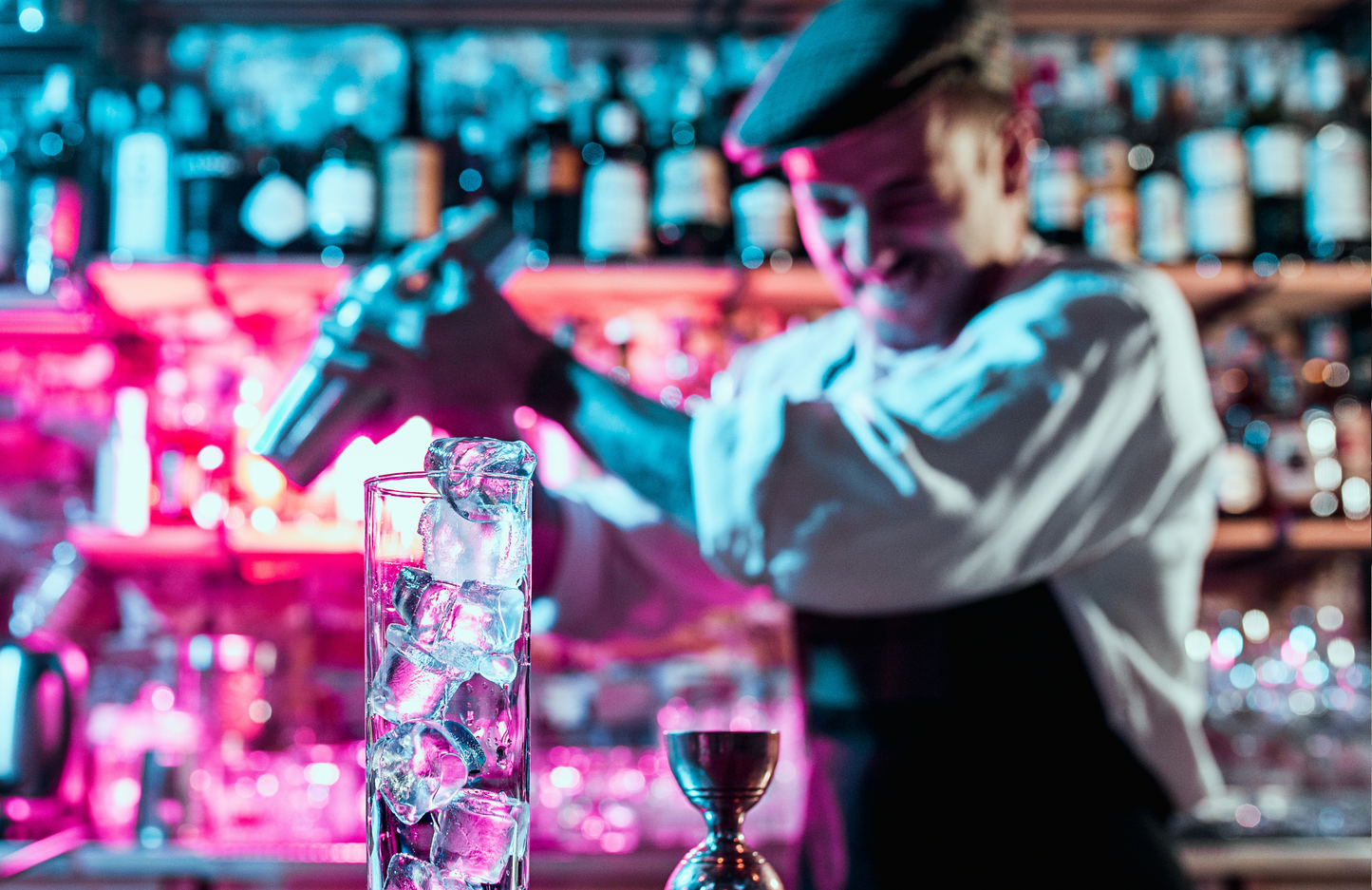 COCKTAIL BAR