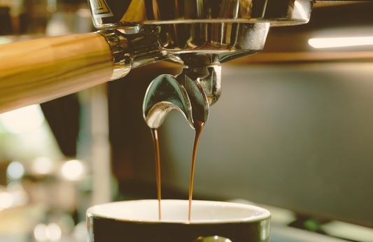 Coffee station including barista