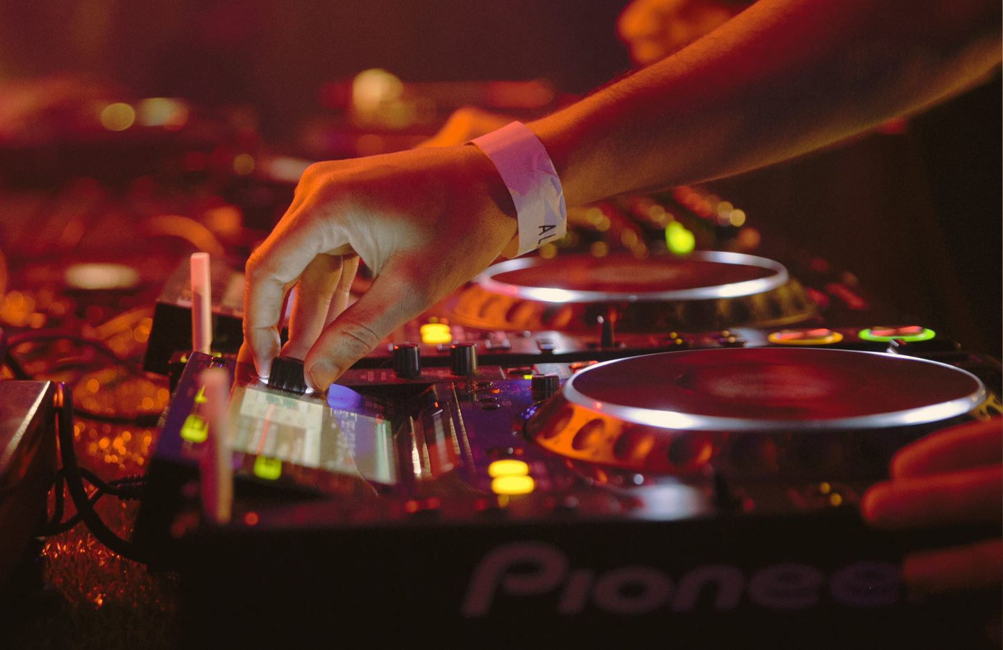 DJs
